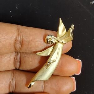 GIUSTI ANGEL  GOLD PIN BROOCH